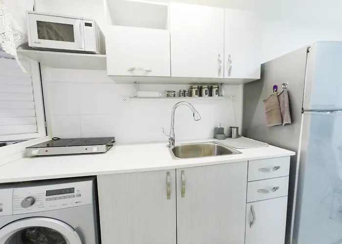 Great Location Fully Equipped
